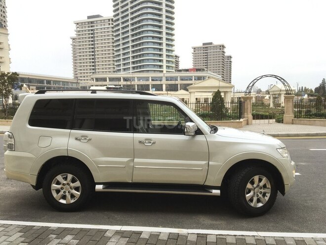 Mitsubishi Pajero 2013, 111,000 km - 3.0 l - Bakı