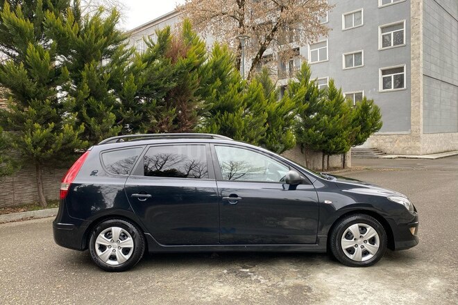 Hyundai i30 2010, 172,000 km - 1.6 l - İsmayıllı