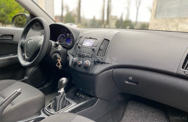 Hyundai i30 2010, 172,000 km - 1.6 l - İsmayıllı