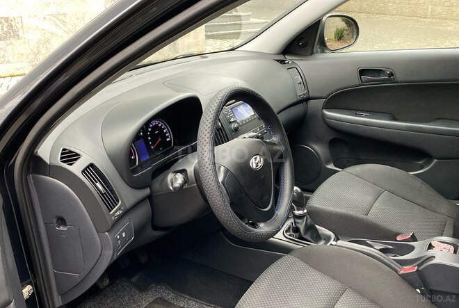 Hyundai i30 2010, 172,000 km - 1.6 l - İsmayıllı