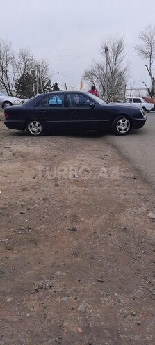 Mercedes E 270 2000, 530,000 km - 2.7 l - Saatlı