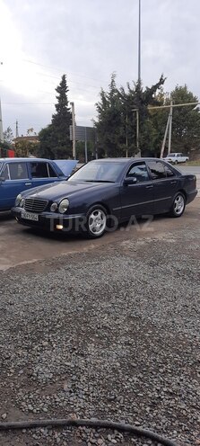 Mercedes E 270 2000, 530,000 km - 2.7 l - Saatlı
