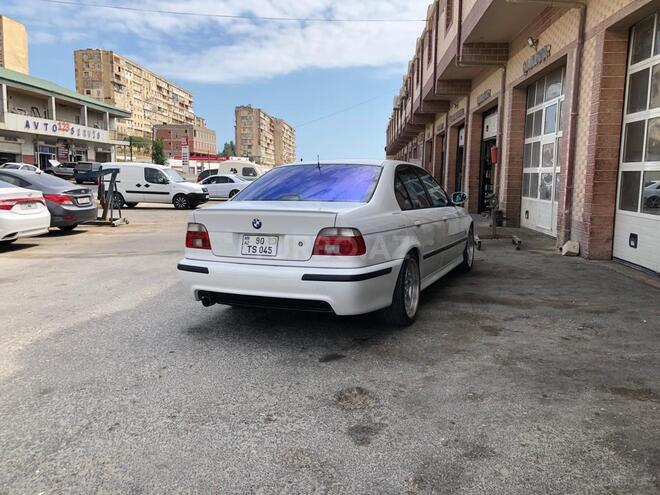 BMW 525 2001, 300,000 km - 2.5 l - Bakı