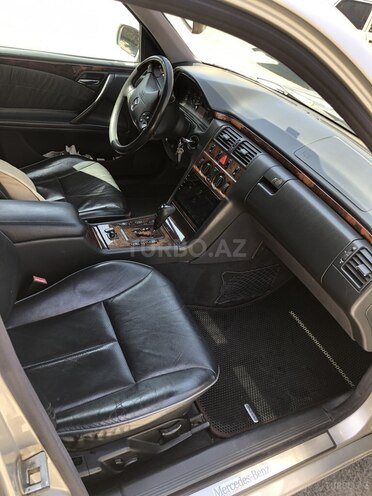 Mercedes E 270 2001, 370,000 km - 2.7 л - Bakı
