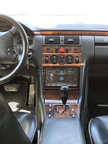 Mercedes E 270 2001, 370,000 km - 2.7 л - Bakı