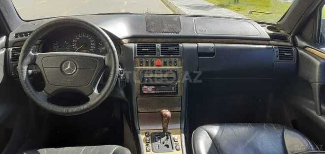 Mercedes E 240 1999, 421,644 km - 2.4 l - Bakı