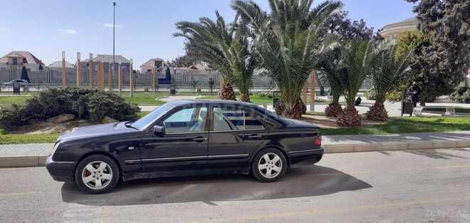 Mercedes E 240 1999, 421,644 km - 2.4 l - Bakı