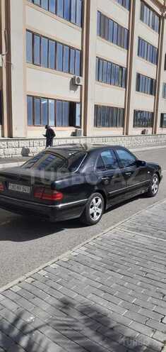 Mercedes E 240 1999, 421,644 km - 2.4 l - Bakı