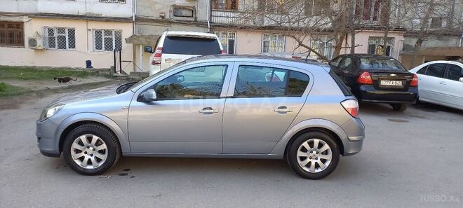 Opel Astra 2004, 193,000 km - 1.4 l - Bakı