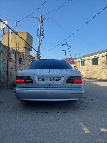 Mercedes E 220 2000, 380,000 km - 2.2 l - Bakı