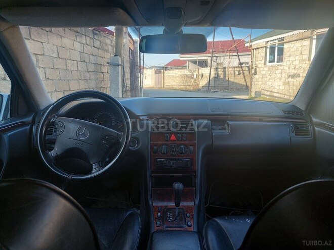 Mercedes E 220 2000, 380,000 km - 2.2 l - Bakı