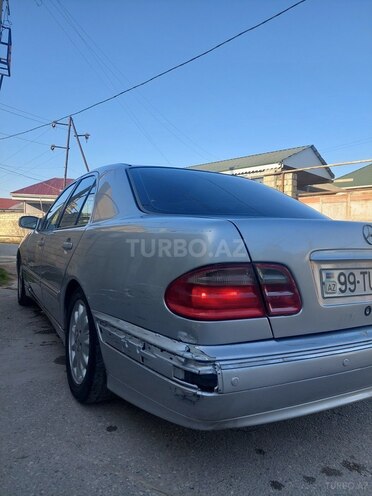 Mercedes E 220 2000, 380,000 km - 2.2 l - Bakı