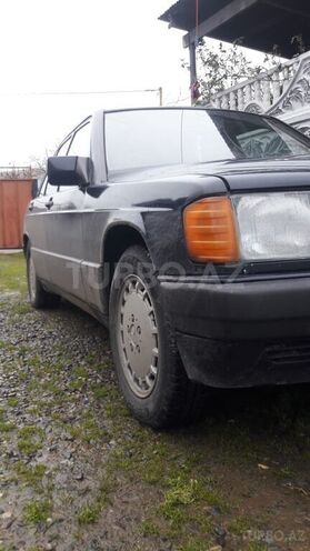 Mercedes 190 1989, 200,000 km - 2.0 l - Masallı