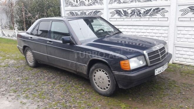 Mercedes 190 1989, 200,000 km - 2.0 l - Masallı