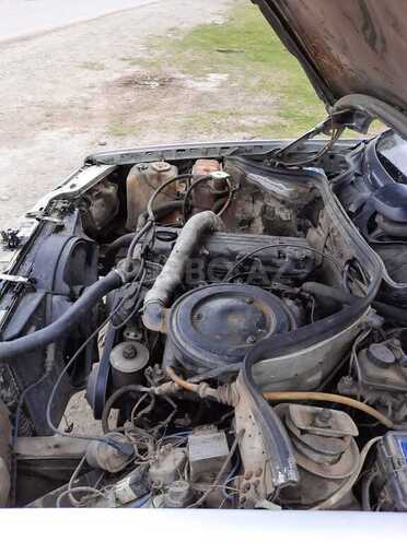 Mercedes E 230 1986, 59,865 km - 2.3 l - Salyan