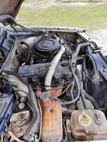 Mercedes E 230 1986, 59,865 km - 2.3 l - Salyan