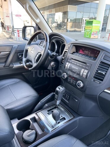 Mitsubishi Pajero 2013, 77,318 km - 3.8 l - Bakı