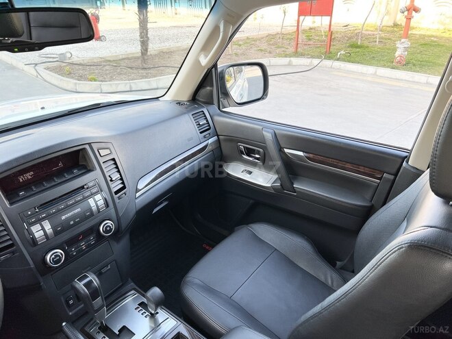 Mitsubishi Pajero 2013, 77,318 km - 3.8 l - Bakı