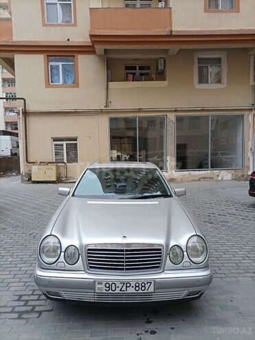 Mercedes E 240 1999, 256,000 km - 2.4 л - Bakı