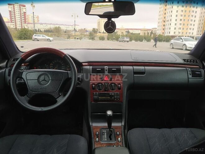 Mercedes E 230 1996, 302,588 km - 2.3 l - Sumqayıt