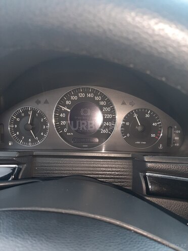 Mercedes E 220 2002, 326,000 km - 2.2 л - Bakı