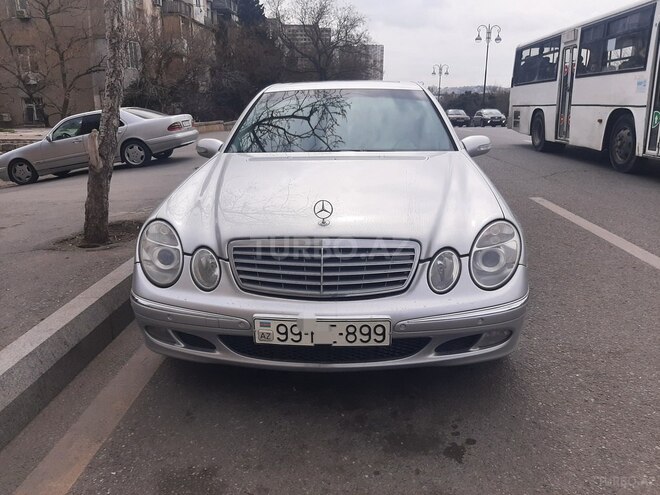 Mercedes E 220 2002, 326,000 km - 2.2 л - Bakı