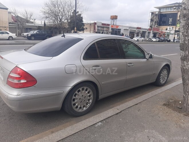 Mercedes E 220 2002, 326,000 km - 2.2 л - Bakı