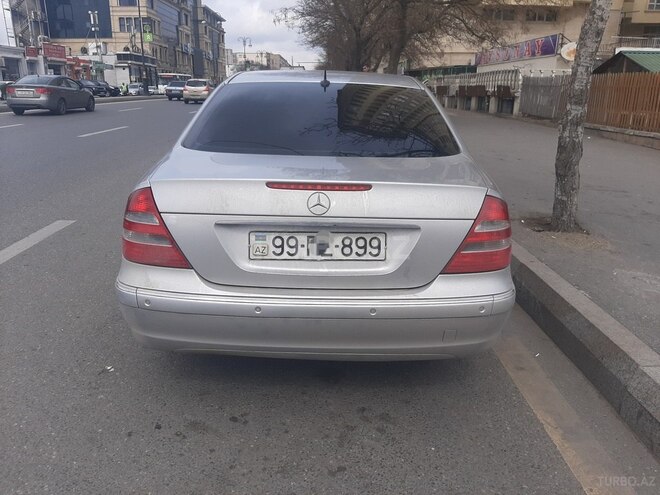 Mercedes E 220 2002, 326,000 km - 2.2 л - Bakı