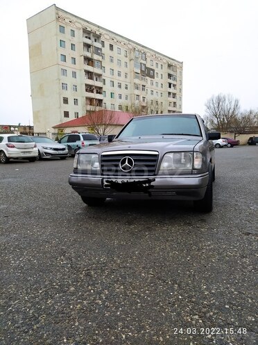 Mercedes E 220 1993, 525,300 km - 2.2 l - Sumqayıt