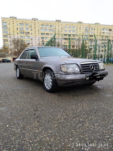 Mercedes E 220 1993, 525,300 km - 2.2 l - Sumqayıt