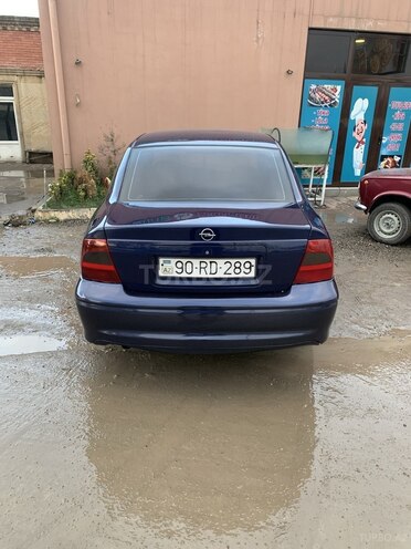 Opel Vectra 1999, 184,689 km - 1.6 л - Qazax