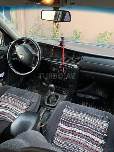 Opel Vectra 1999, 184,689 km - 1.6 л - Qazax