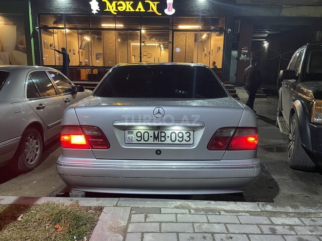 Mercedes E 240 2001, 265,034 km - 2.6 l - Bakı
