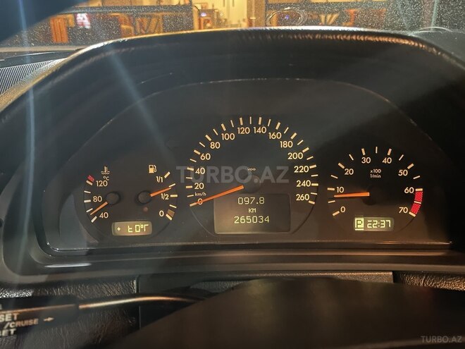 Mercedes E 240 2001, 265,034 km - 2.6 l - Bakı