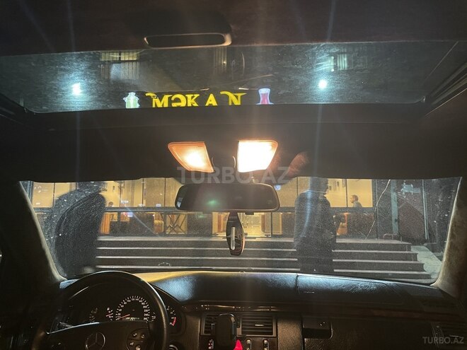 Mercedes E 240 2001, 265,034 km - 2.6 l - Bakı