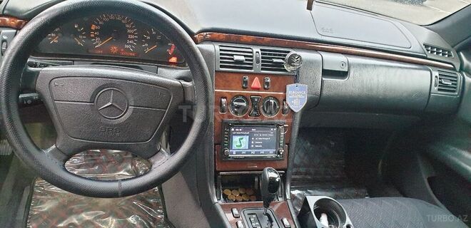 Mercedes E 280 1997, 280,000 km - 2.8 l - Bakı