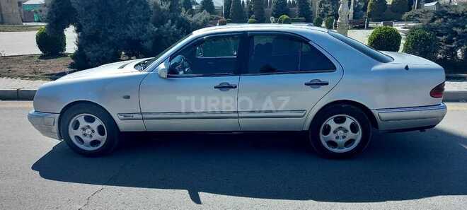 Mercedes E 220 1998, 613,241 km - 2.2 l - Bərdə