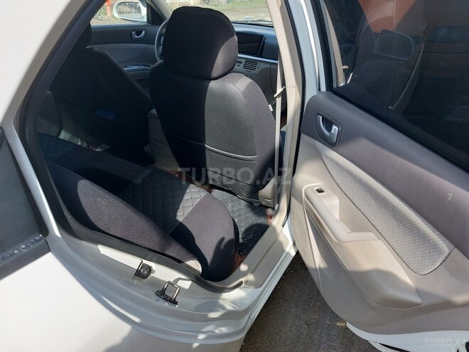 Hyundai Sonata 2006, 300,000 km - 2.4 l - Qusar