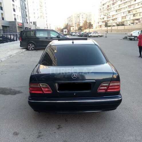 Mercedes E 240 2000, 270,000 km - 2.4 l - Bakı