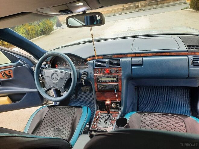 Mercedes E 240 1998, 410,100 km - 2.4 l - Bakı
