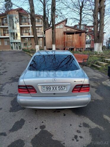 Mercedes E 240 1998, 410,100 km - 2.4 l - Bakı
