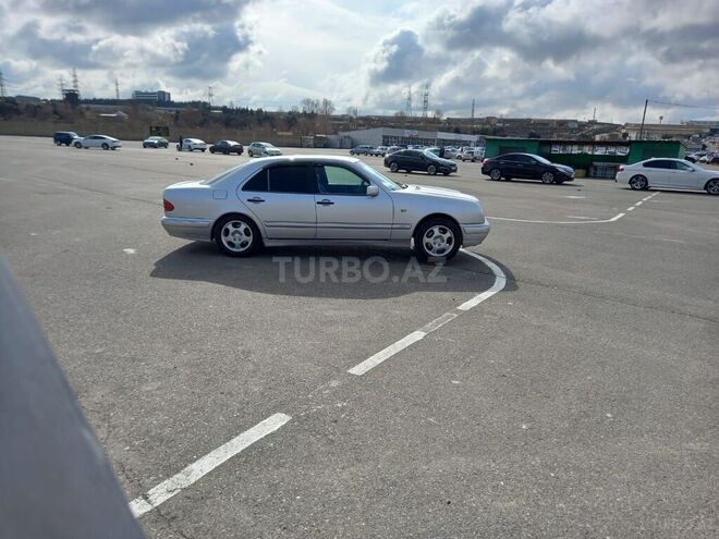 Mercedes E 240 1998, 410,100 km - 2.4 l - Bakı