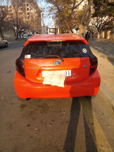 Toyota Prius C 2012, 152,000 km - 1.5 l - Bakı