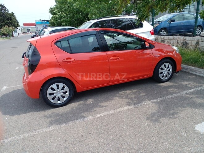 Toyota Prius C 2012, 152,000 km - 1.5 l - Bakı