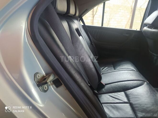Mercedes E 240 1999, 290,000 km - 2.4 l - Bakı