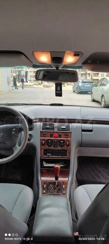 Mercedes E 220 2001, 421,929 km - 2.2 л - Bakı