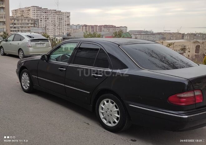 Mercedes E 220 2001, 421,929 km - 2.2 л - Bakı
