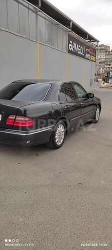 Mercedes E 220 2001, 421,929 km - 2.2 л - Bakı