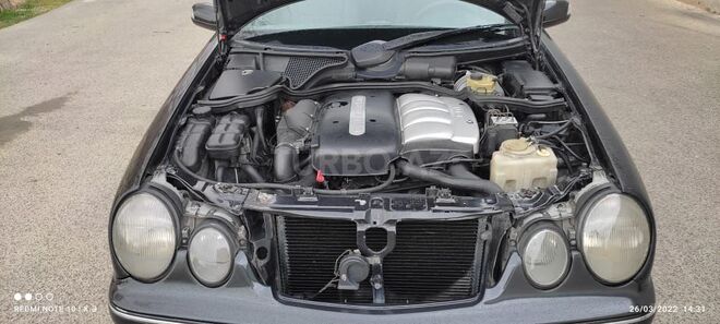 Mercedes E 220 2001, 421,929 km - 2.2 л - Bakı