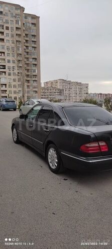 Mercedes E 220 2001, 421,929 km - 2.2 л - Bakı